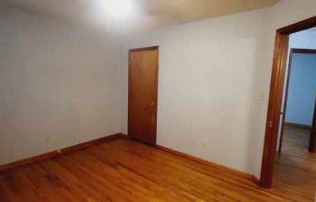 2 beds, 1 bath, $1,025