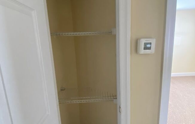 2 beds, 1 bath, $1,150, Unit 2548A