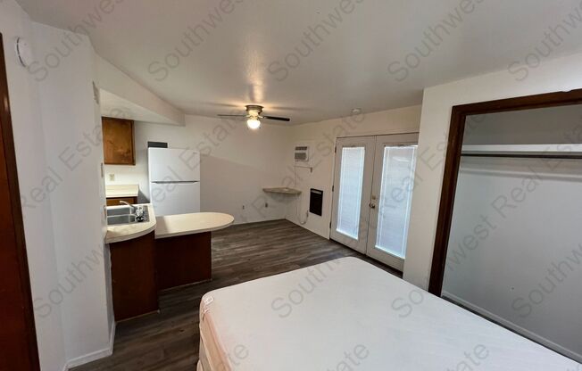 Beautiful Studio- ALL BILLS PAID-Month to Month Leasing