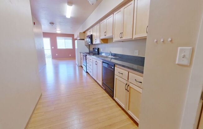 3 beds, 1.5 baths, 848 sqft, $2,400, Unit 203