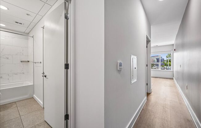 1 bed, 1 bath, 569 sqft, $1,899, Unit 208