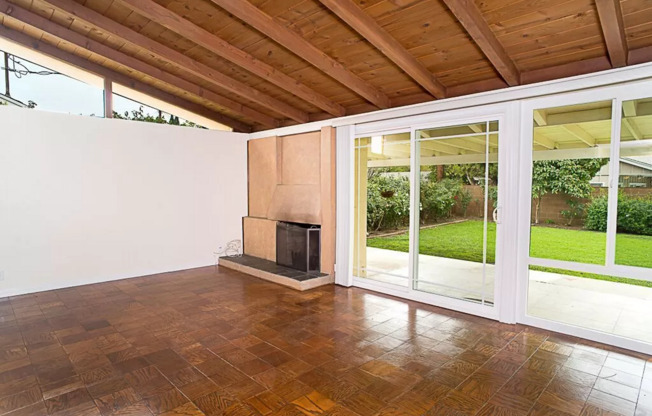 Unique 3 Br 2 Ba House in a Quiet Neighborhood