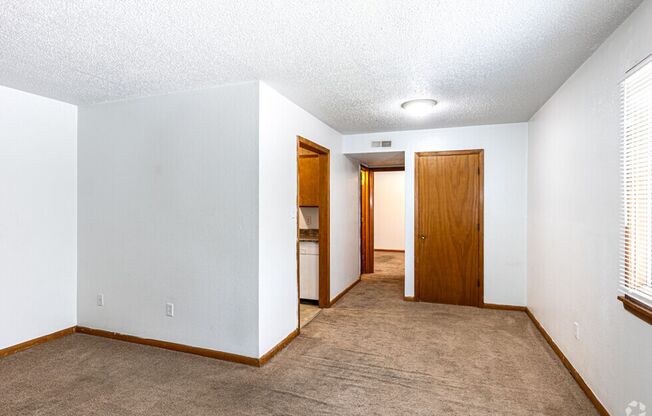 Studio, 1 bath, $795, Unit 13