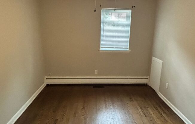 2 beds, 1 bath, 690 sqft, $1,550, Unit A2