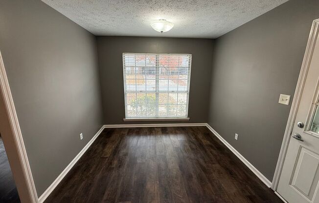 2 beds, 2 baths, $1,200, Unit 14 Conifer Ring