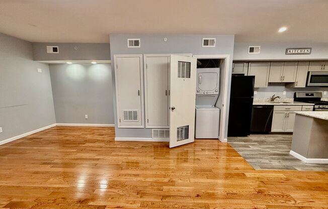 1 bed, 1 bath, $1,650, Unit 3rd FL