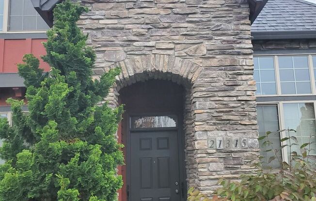 Great Home in Sherwood! Primary Suite on Main!