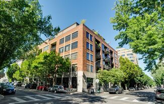 Gorgeous Factory Loft in the Heart of the Pearl District!