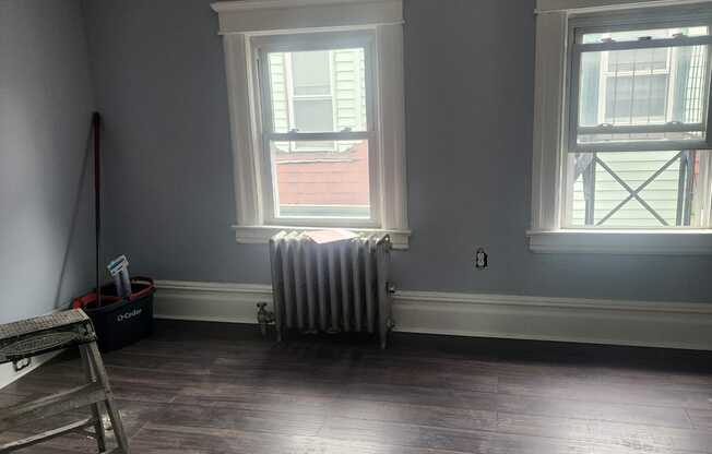 352 S 10 AVE