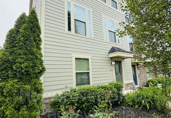 426 FAIRMONT DR