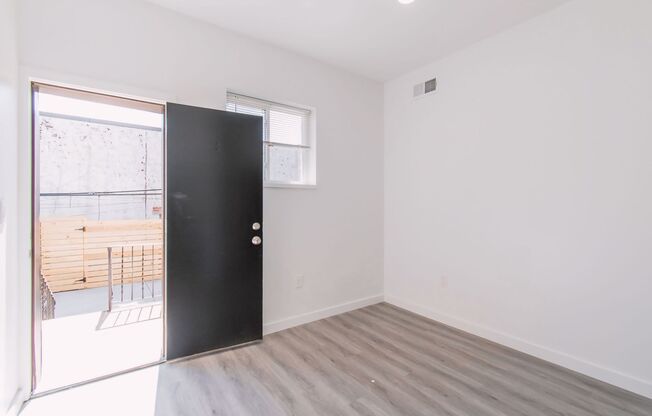 Completely renovated 2 Bedroom 2 Full bathrooms apartment with fenced yard