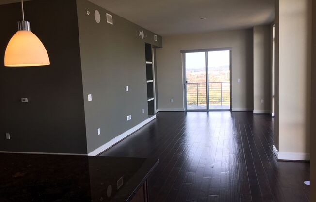 3 beds, 2 baths, 1,607 sqft, $5,895, Unit 1622