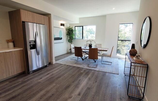 862 Moraga Dr.