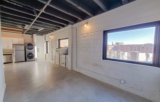 Studio, 1 bath, 527 sqft, $1,015, Unit A403