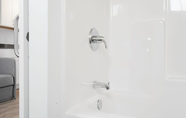 Studio, 1 bath, 294 sqft, $815, Unit 108