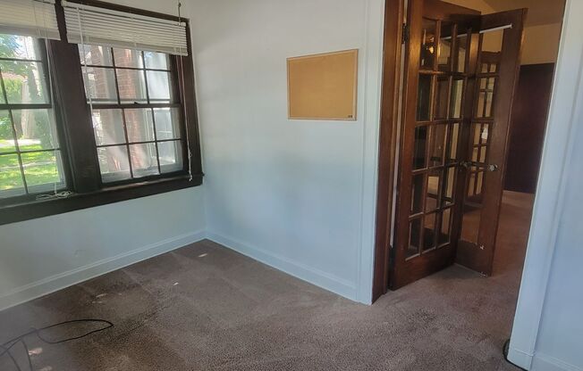 1 bed, 1 bath, $900, Unit A