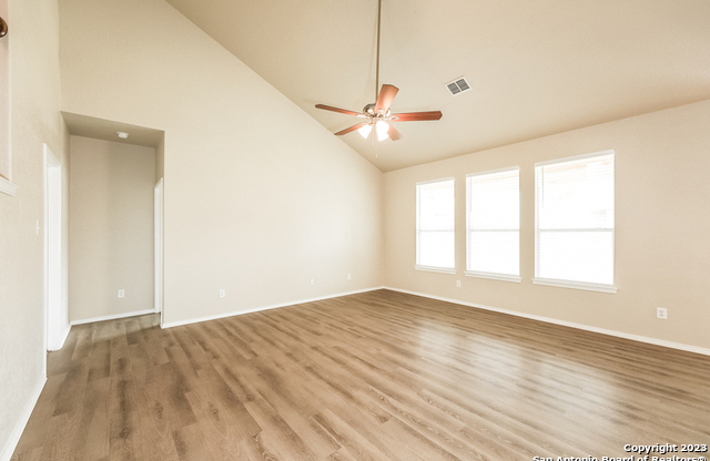 5731 WHITE OAK CV