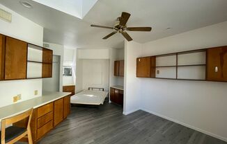 Studio, 1 bath, 432 sqft, $895, Unit 87