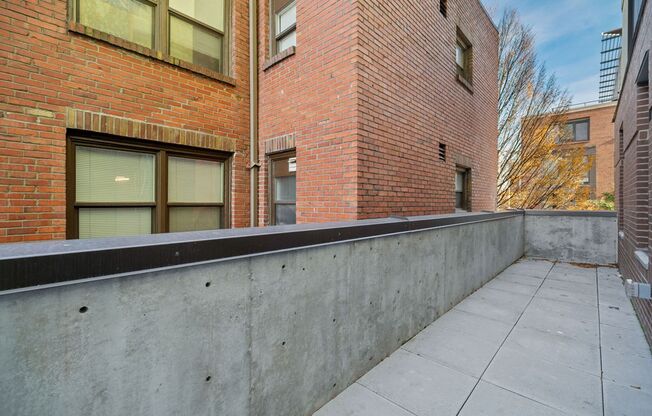 2 beds, 1 bath, 660 sqft, $2,200, Unit 208