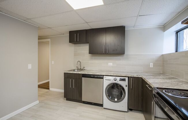 1 bed, 1 bath, $1,549, Unit BB4