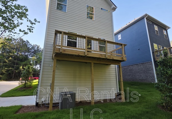 1668 EAGLE DR