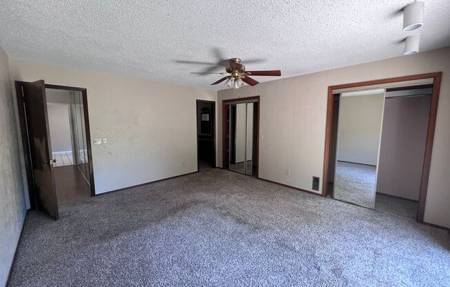 3 beds, 2.5 baths, $1,695