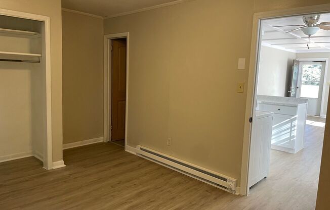 2 beds, 1 bath, $800, Unit 308 S. WADESBORO BLVD. APT #1