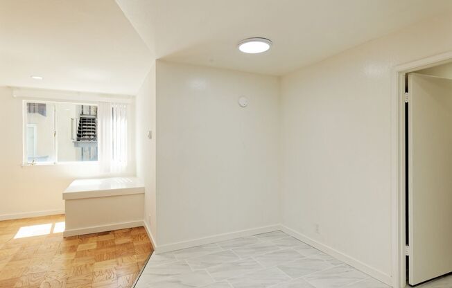 1 bed, 1 bath, 700 sqft, $2,450, Unit 118