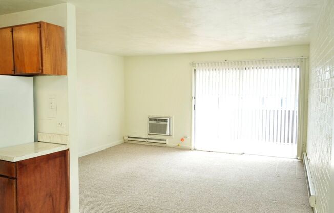 2 beds, 1 bath, $1,550, Unit Apt #08