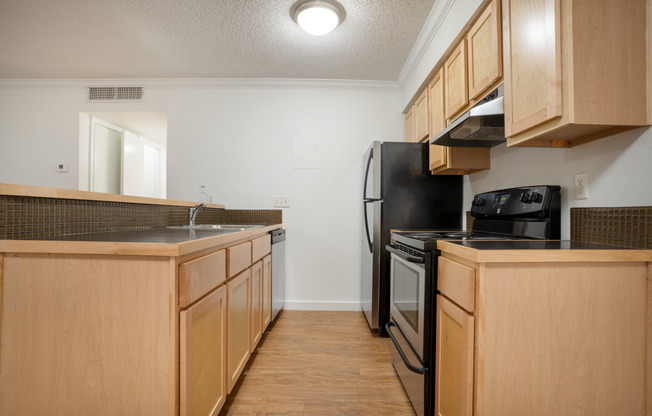 2 beds, 1 bath, 1,000 sqft, $1,738, Unit 24F-110