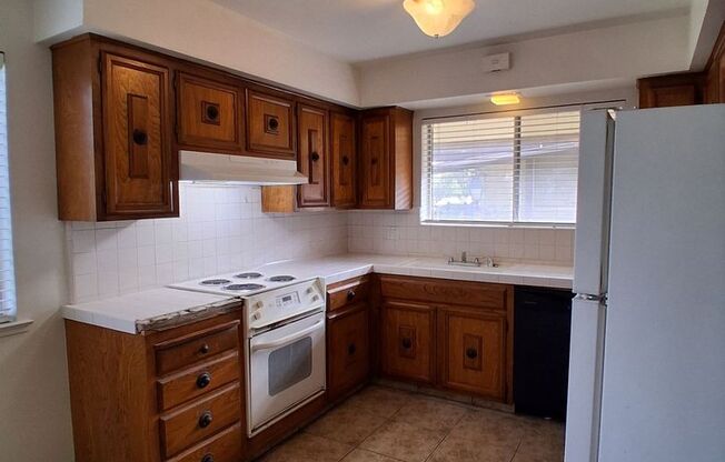 1493 W Fairmont