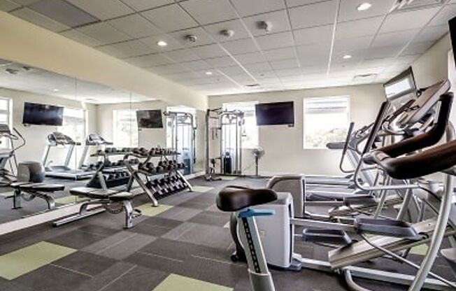 Studio, 1 bath, 540 sqft, $1,325, Unit 306