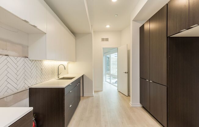 2 beds, 2 baths, 820 sqft, $1,595, Unit 1247 - C