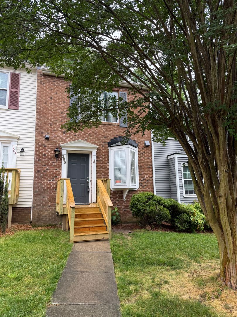 Charming Cary Home on Rosebrooks Drive: Comfort & Convenience Await!