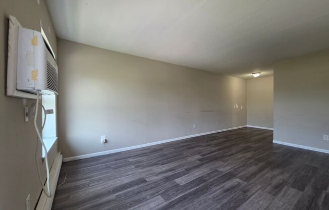 1 bed, 1 bath, $1,195, Unit 308