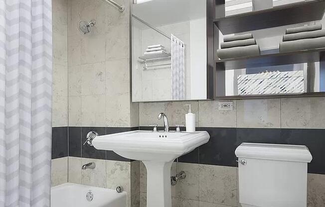 1 bed, 1 bath, $6,495, Unit 7U