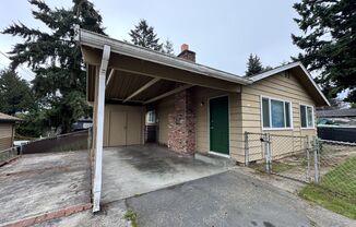 Cozy and quiet 3 bed 1 bath rambler in South Seattle