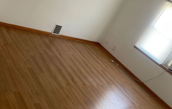 205 37th Street, Omaha NE 68131