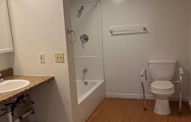 1 bed, 1 bath, 500 sqft, $825