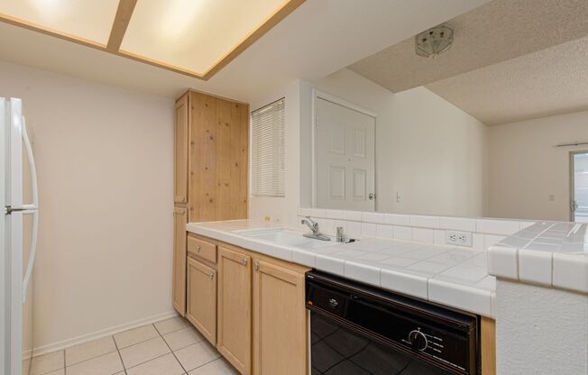 1 bed, 1 bath, $1,050, Unit Bldg 8