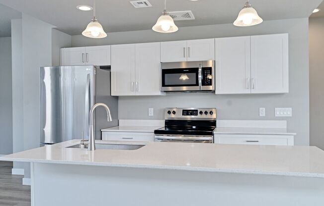Beautiful 4 Bed - 3 Bath Townhome in Great Clearfield Location! Available NOW!