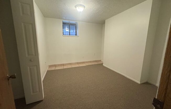 3 beds, 1 bath, 810 sqft, $1,590, Unit 732 S. Millvale Ave. #C1