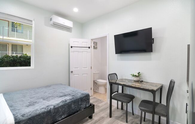Studio, 1 bath, 141 sqft, $1,077.08, Unit 03