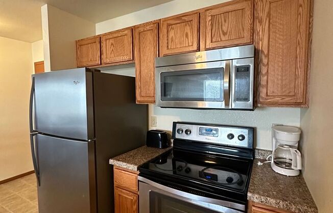 1 bed, 1 bath, 750 sqft, $800, Unit 105