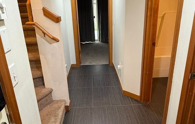 Highland Park Townhome w/ 3BR/2BA at over 1,000 Sq Ft!
