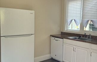3 beds, 2.5 baths, 1,700 sqft, $1,650, Unit 1