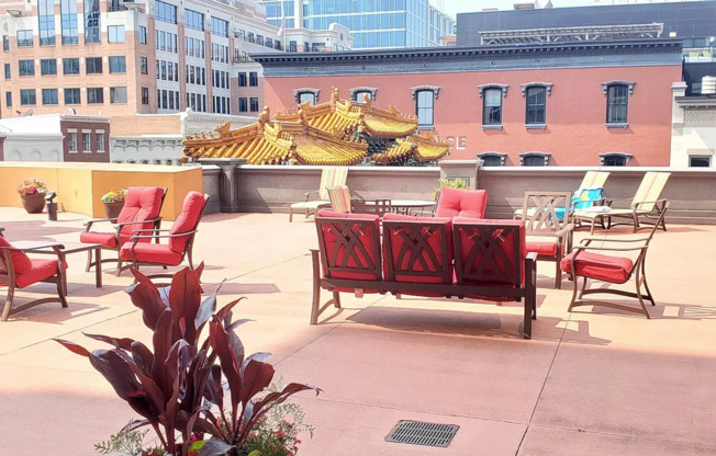 2 beds, 2 baths, $3,200, Unit Unit 806