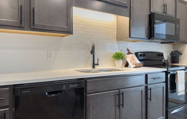 2 beds, 2.5 baths, 1,381 sqft, $2,599, Unit 4321-4