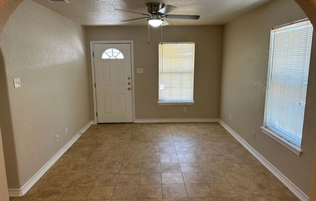 Adorable 2 bedroom READY FOR MOVE IN NOW!