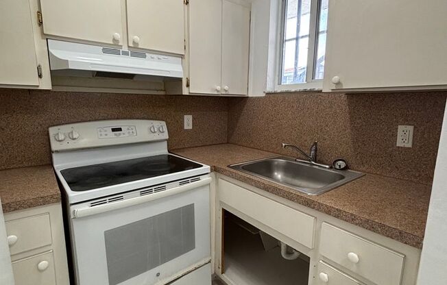768 NW 32 St